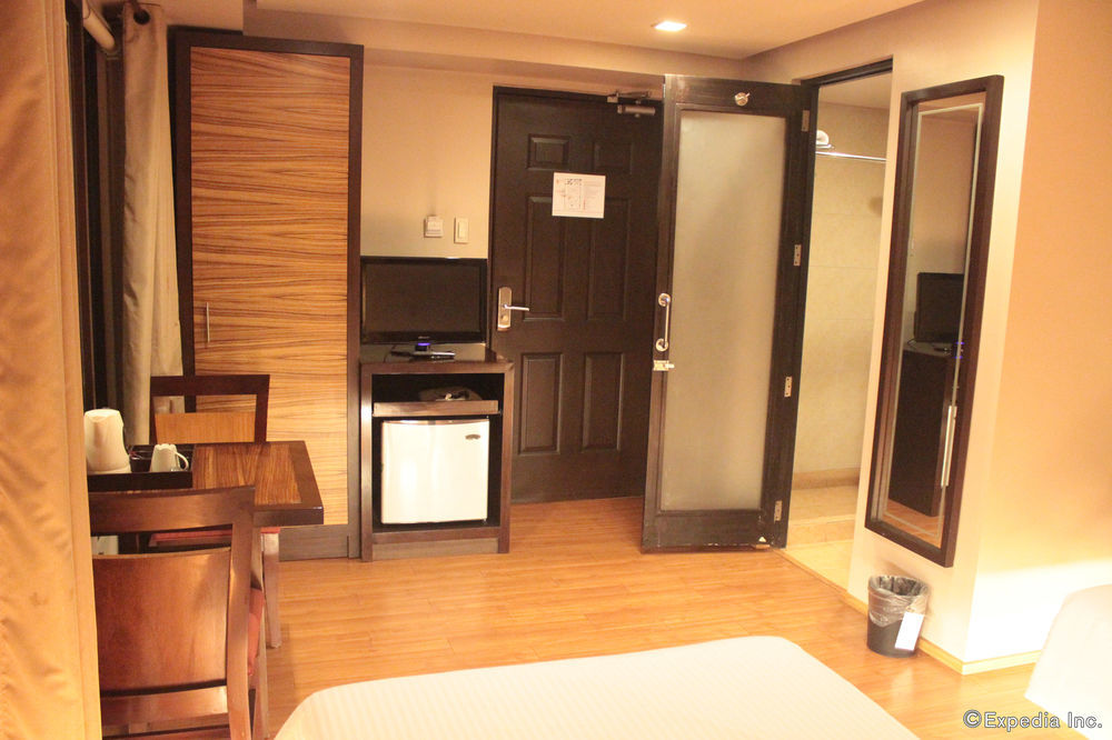 Soleste Suites Bandar Quezon Luaran gambar