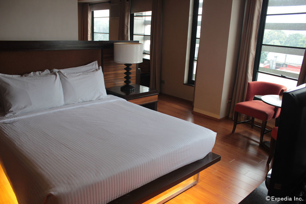 Soleste Suites Bandar Quezon Luaran gambar