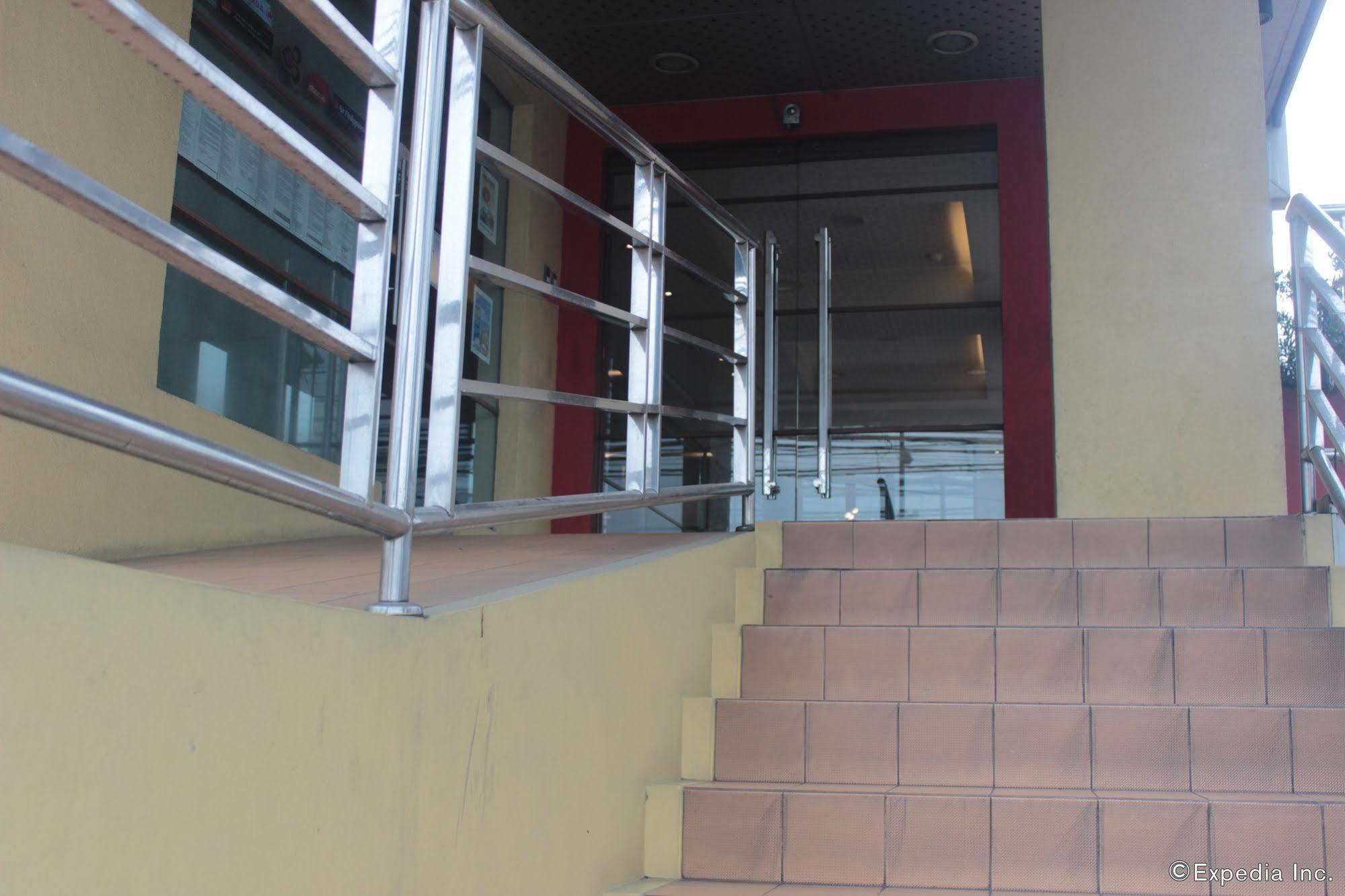 Soleste Suites Bandar Quezon Luaran gambar