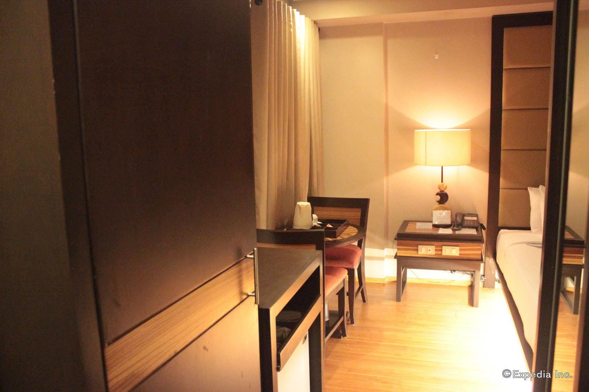 Soleste Suites Bandar Quezon Luaran gambar