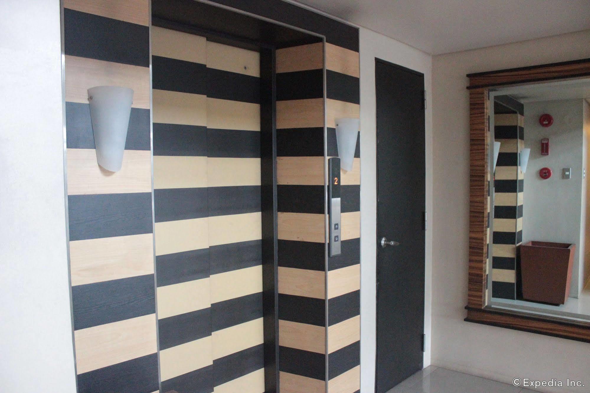 Soleste Suites Bandar Quezon Luaran gambar