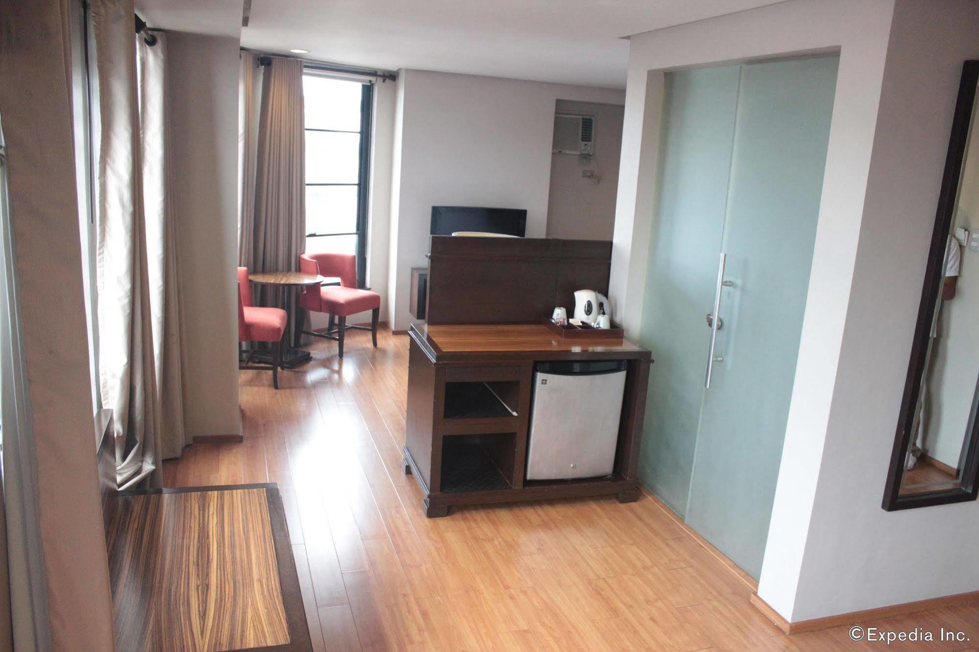 Soleste Suites Bandar Quezon Luaran gambar