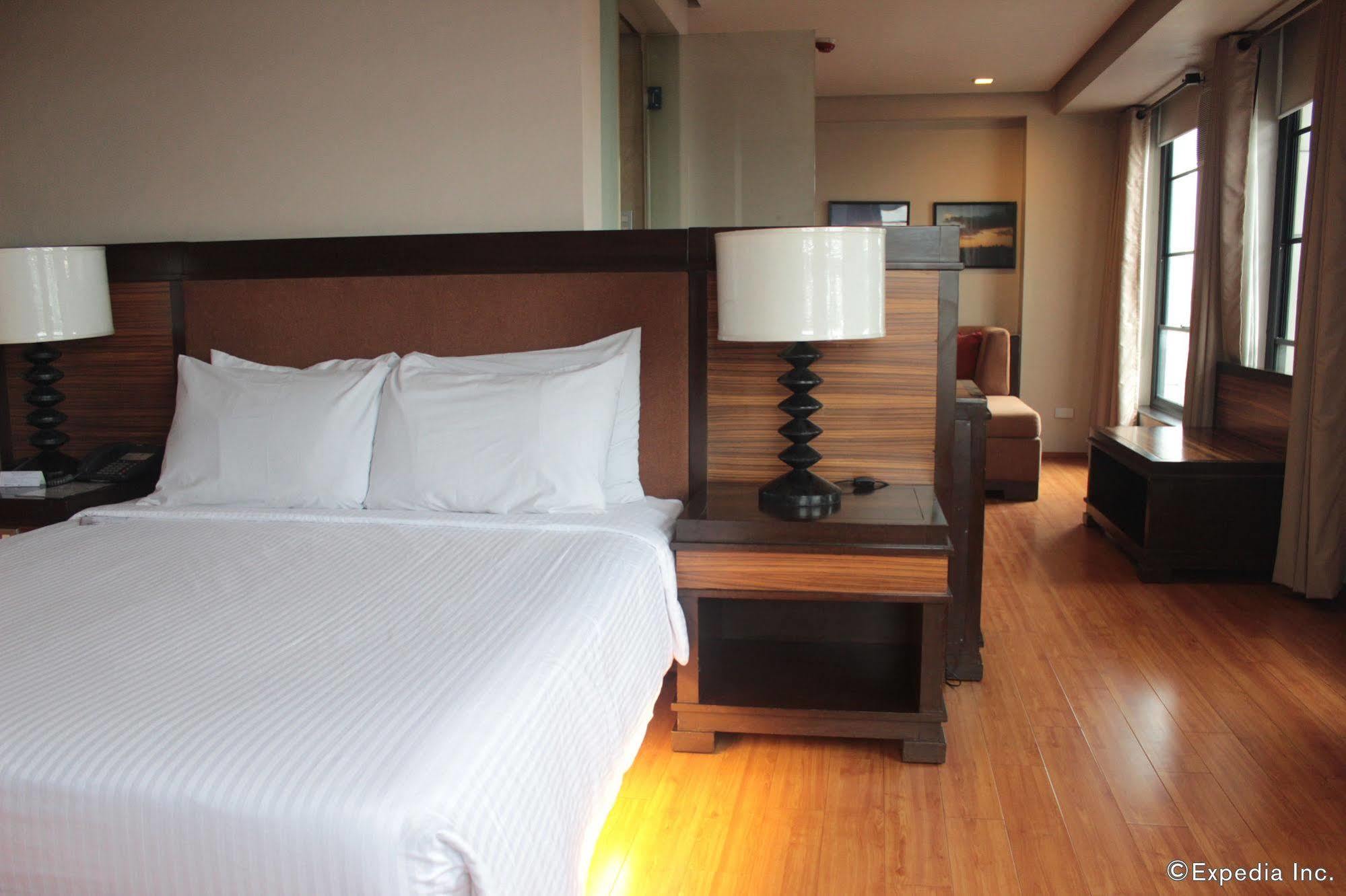 Soleste Suites Bandar Quezon Luaran gambar