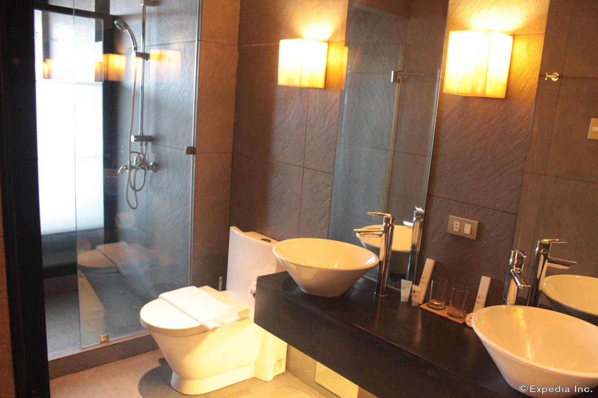 Soleste Suites Bandar Quezon Luaran gambar