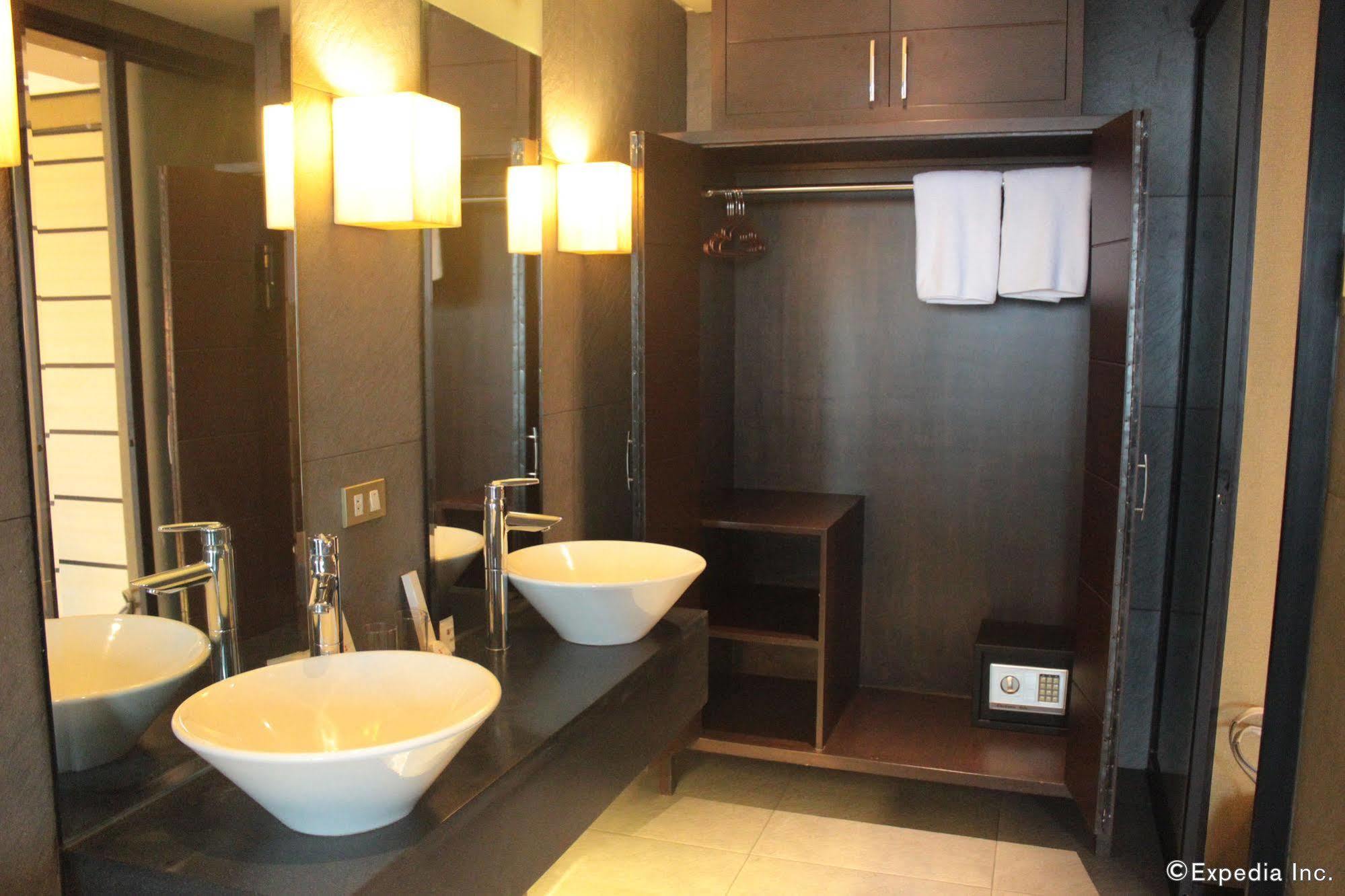 Soleste Suites Bandar Quezon Luaran gambar