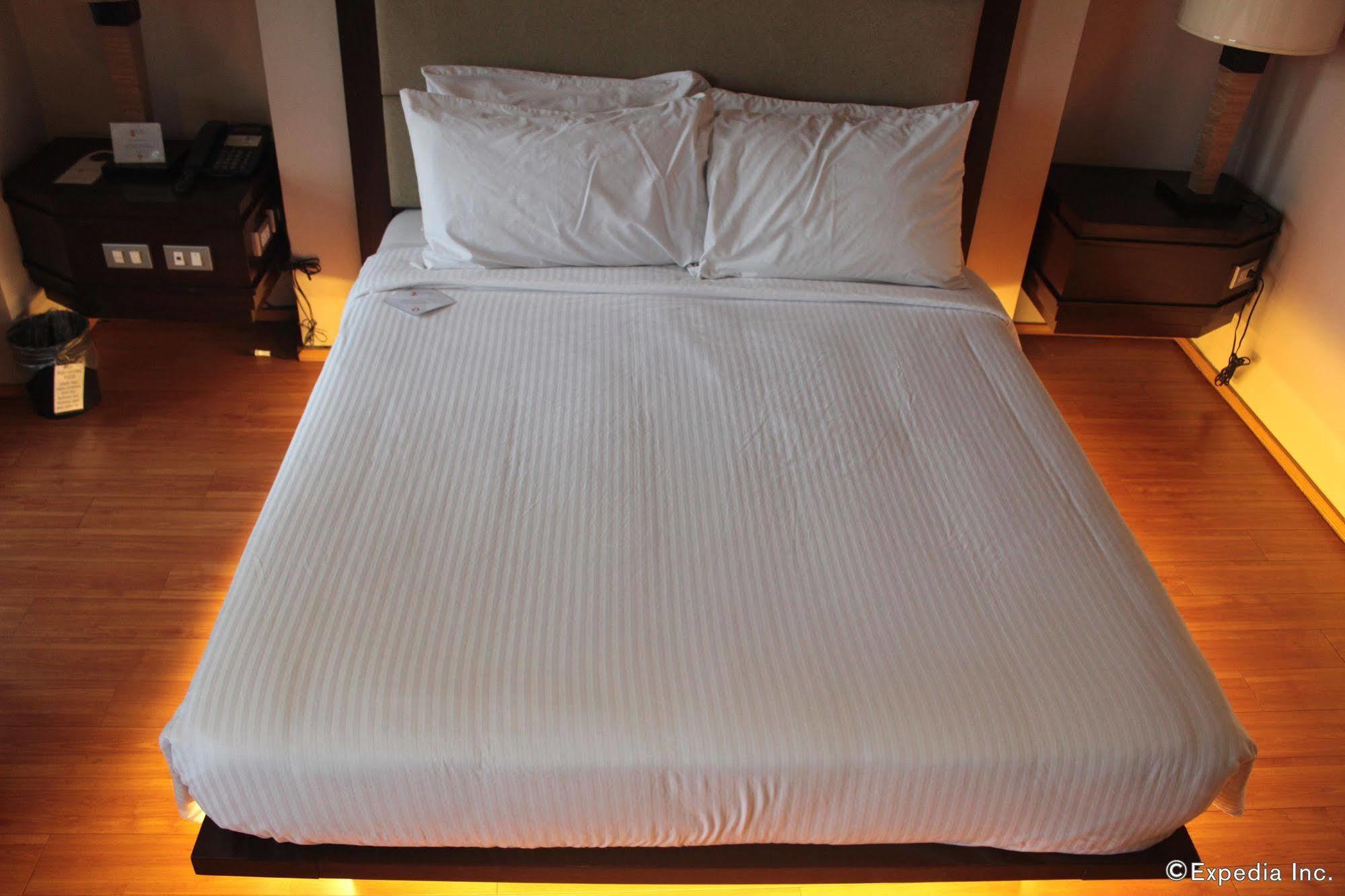 Soleste Suites Bandar Quezon Luaran gambar